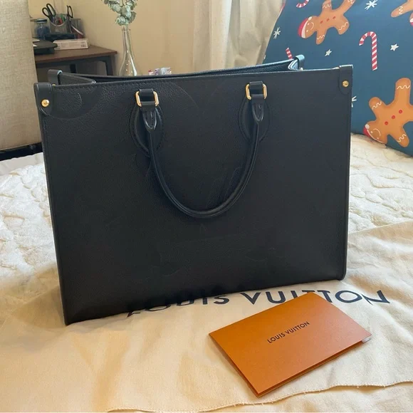 Louis Vuitton Black Monogram ONTHEGO MM Tote - Picture 2 of 16